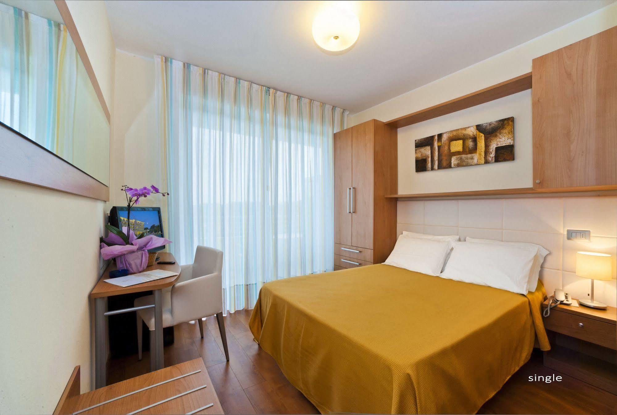 Hotel San Marco Бибионе Экстерьер фото