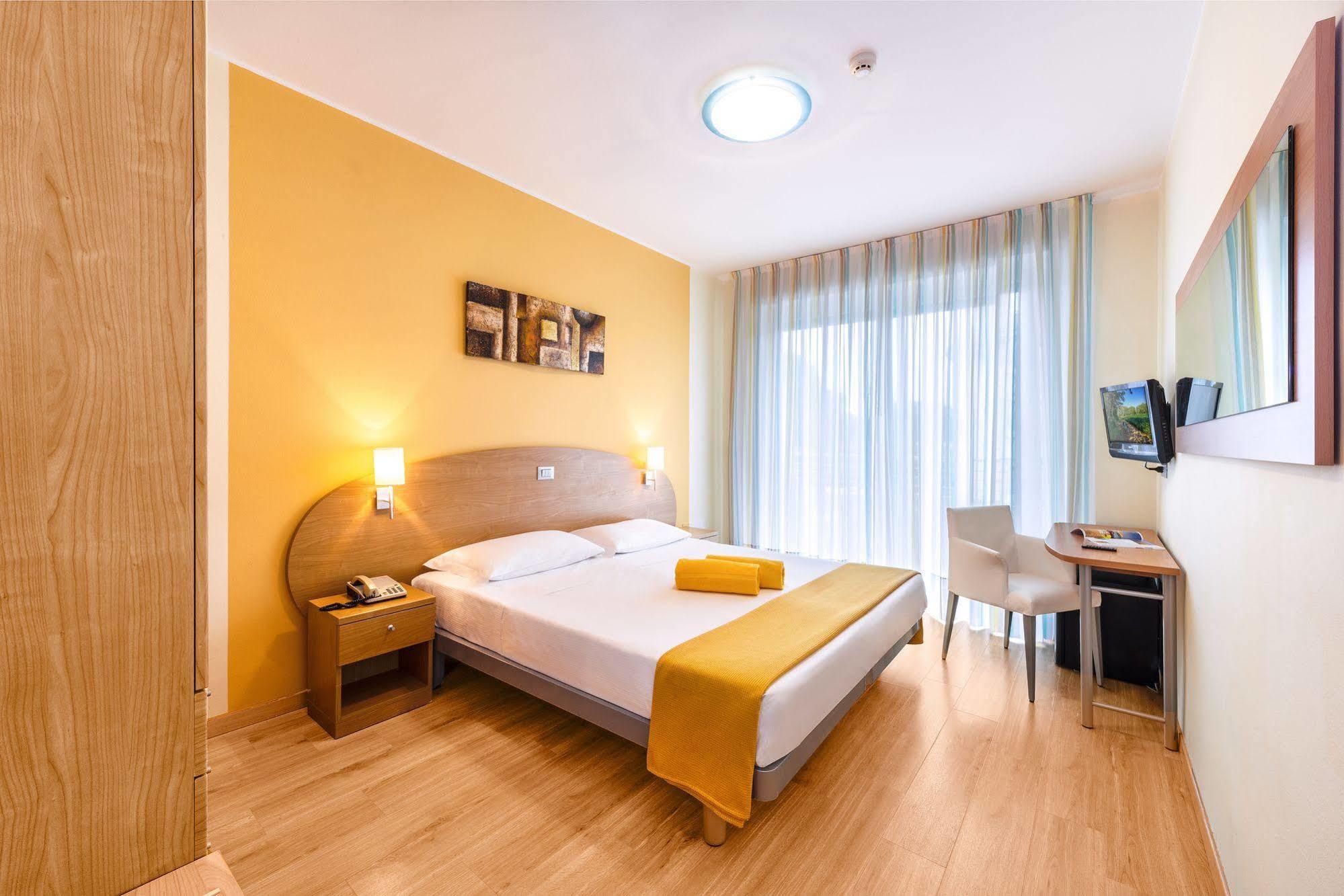 Hotel San Marco Бибионе Экстерьер фото