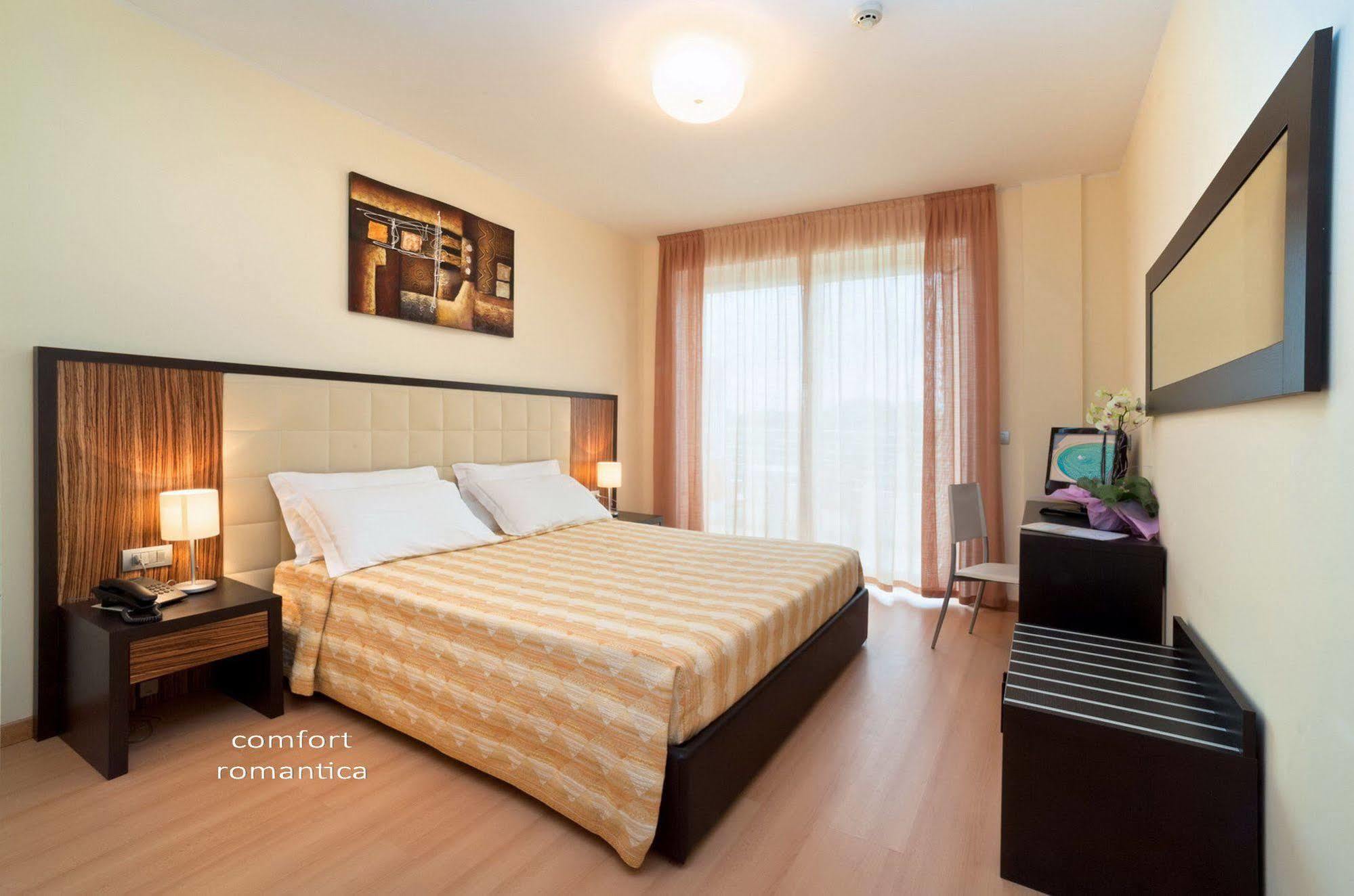 Hotel San Marco Бибионе Экстерьер фото