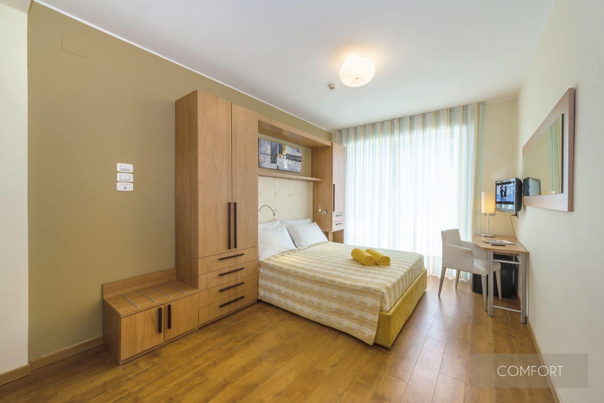 Hotel San Marco Бибионе Экстерьер фото