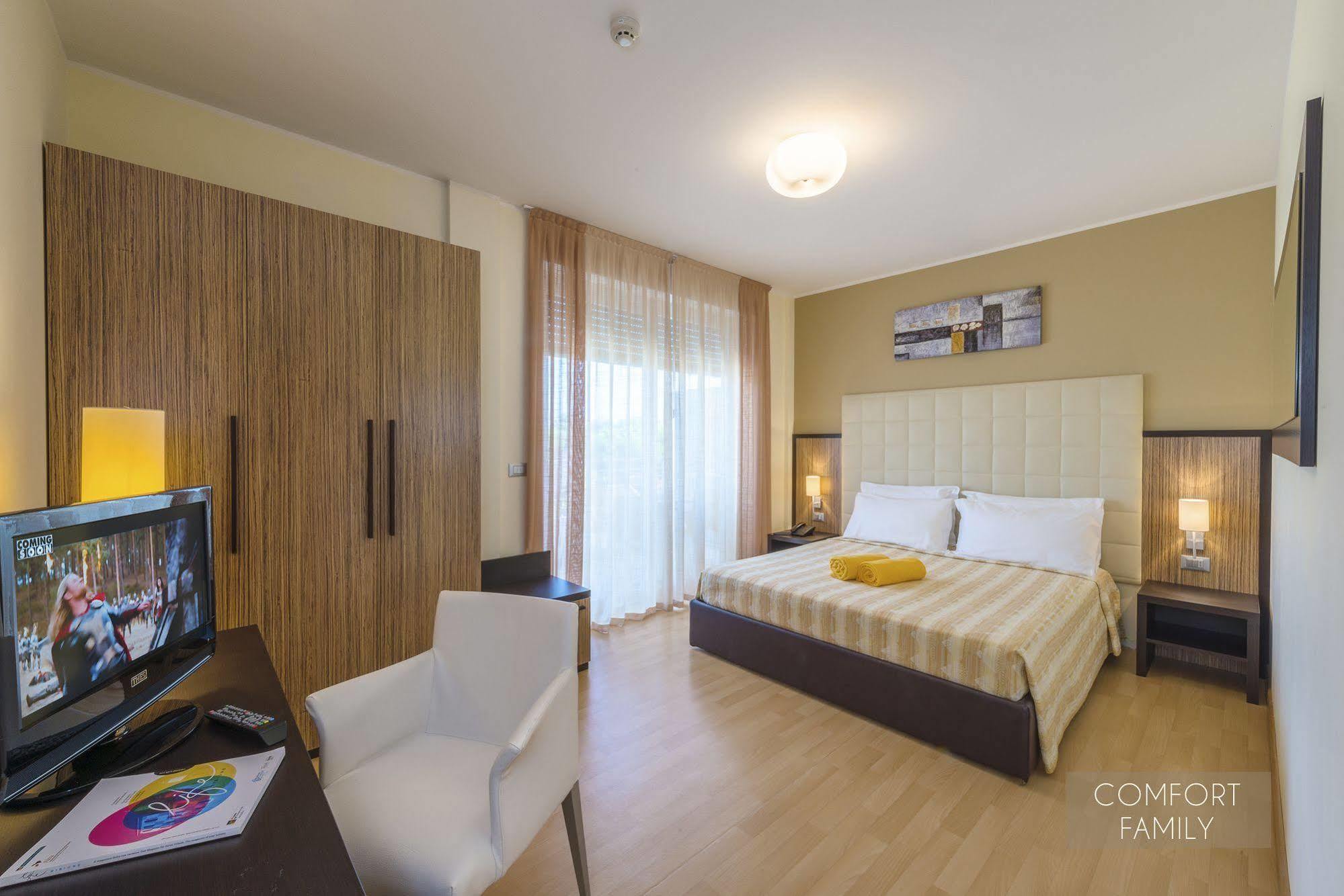 Hotel San Marco Бибионе Экстерьер фото